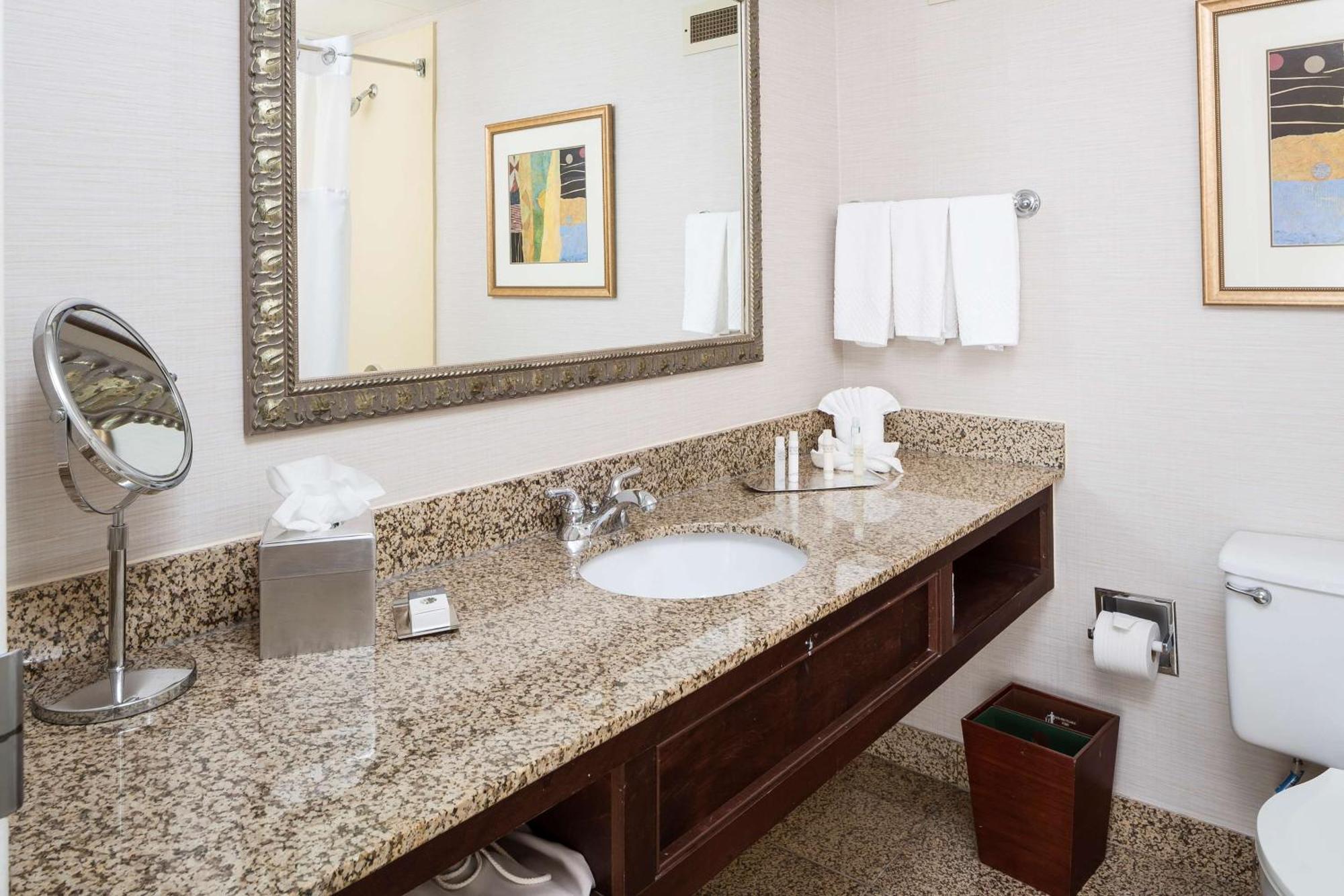 Hotel Doubletree By Hilton Boston-Milford Exterior foto